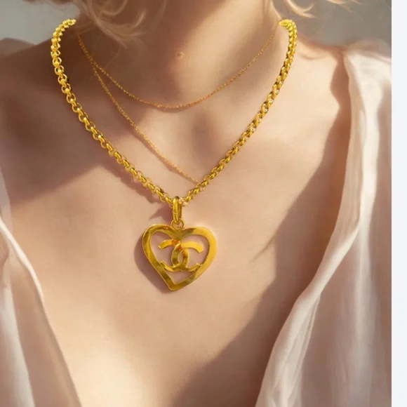 Vintage 95 Chanel Gold Heart  Necklace - Picture 3 of 5